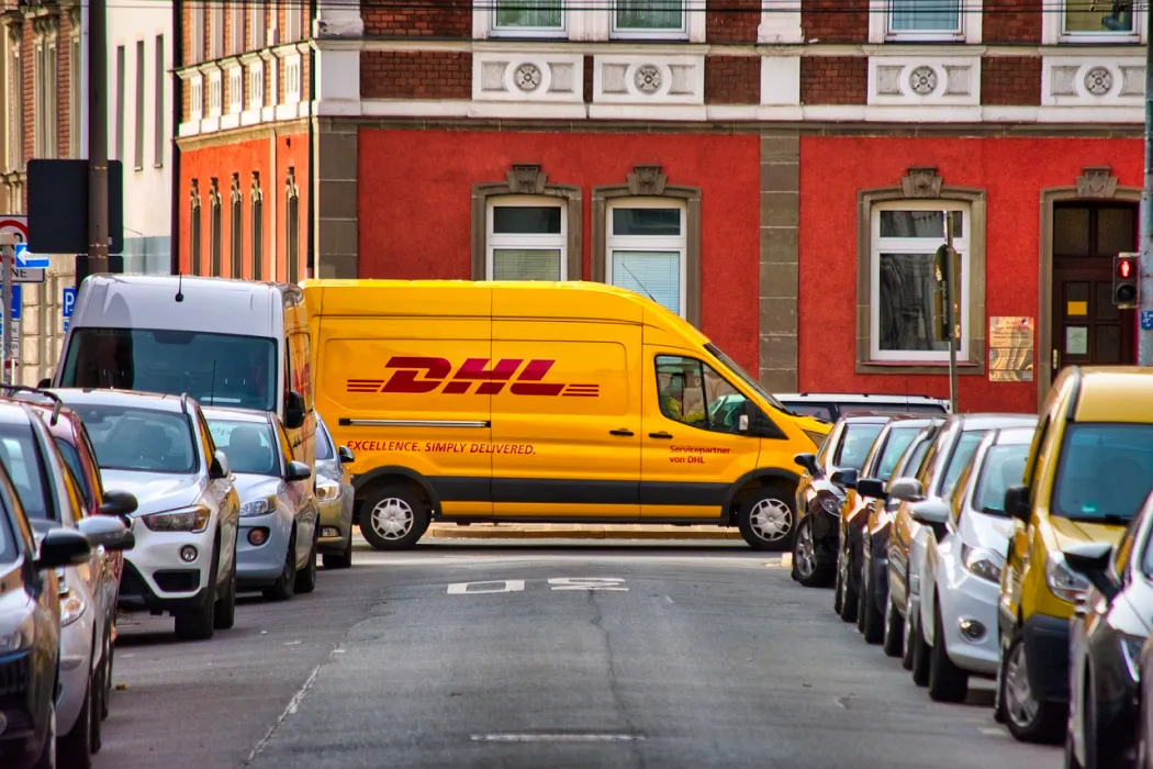 DHL bus DHL bus